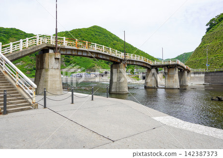 藻岩岩弁天橋（北海道泊村） 142387373