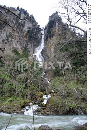 Galaxy waterfall in Sounkyo Galaxy waterfall in Sounkyo 142387397