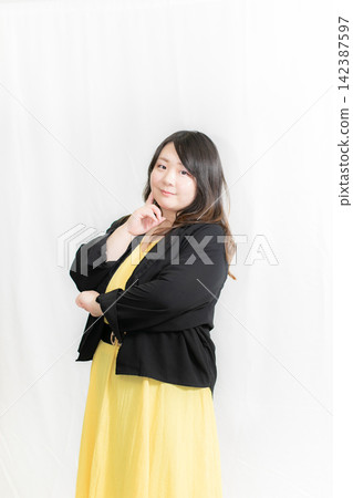 適合在城裡漫步的夏季服裝 適合在城裡漫步的夏季服裝 142387597