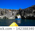[Ogasawara Islands, Minami-jima] September - Visit the sea cave arch of Ogiike and the Bonin Blue sea by sea kayak. 142388340