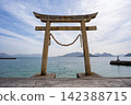 A view of the seaside torii gate of Tokoura Shrine (Takehara City) 142388715