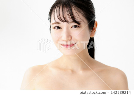 年輕女性的美麗形象 年輕女性的美麗形象 142389214