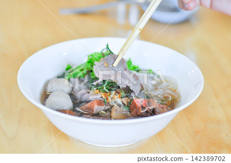 beef noodles or noodles, Chinese noodles or eating noodles 142389702