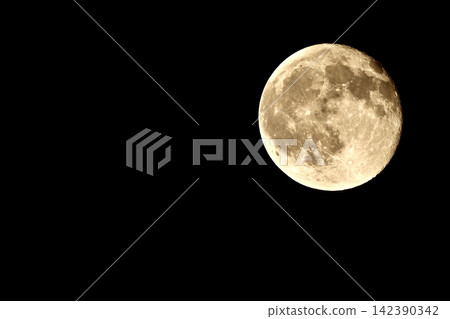 Moon (Lunar age 16.4: Sixteenth night moon, late-blooming moon) Artemis program Moon (Lunar age 16.4: Sixteenth night moon, late-blooming moon) Artemis program 142390342
