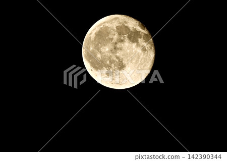 Moon (Lunar age 16.4: Sixteenth night moon, late-blooming moon) Artemis program Moon (Lunar age 16.4: Sixteenth night moon, late-blooming moon) Artemis program 142390344