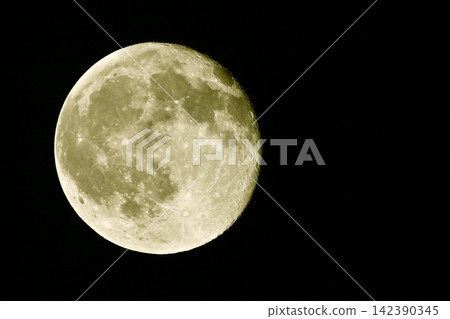 Moon (Lunar age 16.4: Sixteenth night moon, late-blooming moon) Artemis program Moon (Lunar age 16.4: Sixteenth night moon, late-blooming moon) Artemis program 142390345