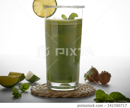 Fresh Green Detox Smoothie with Lime and Mint Fresh Green Detox Smoothie with Lime and Mint 142390717