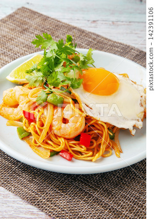 Mie goreng 142391106