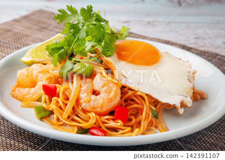 Mie goreng 142391107