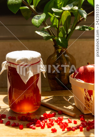 Celebrating Rosh Hashanah with traditional foods 142393339