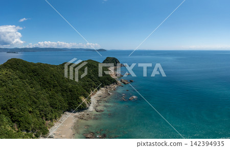 城見崎岬海岸線和宇和海（愛媛縣伊方町） 142394935