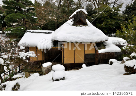 Hikone Castle and Japanese Gardens: A National Treasure in Winter Hikone Castle and Japanese Gardens: A National Treasure in Winter 142395571
