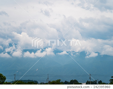 雲,雲海,山脈,山脈,夏日天空,自然,風景,日本,壯麗 雲,雲海,山脈,山脈,夏日天空,自然,風景,日本,壯麗 142395960