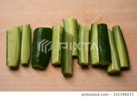 Cut cucumber Cut cucumber 142396035