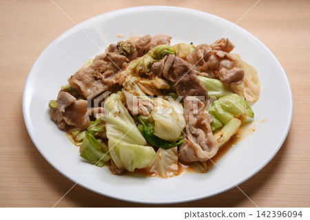 Stir-fried pork and cabbage with miso sauce; spicy stir-fried pork and cabbage with miso sauce. Stir-fried pork and cabbage with miso sauce; spicy stir-fried pork and cabbage with miso sauce. 142396094