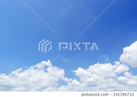 夏日陽光,湛藍的天空和潔白的雲 21 夏日陽光,湛藍的天空和潔白的雲 21 142396710