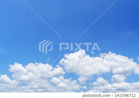 夏日陽光,湛藍的天空和潔白的雲 23 夏日陽光,湛藍的天空和潔白的雲 23 142396712