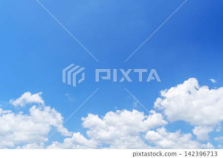 夏日陽光,湛藍的天空和潔白的雲 24 夏日陽光,湛藍的天空和潔白的雲 24 142396713