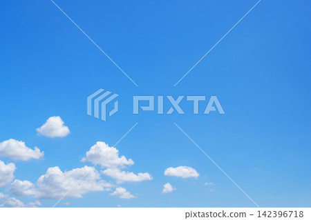 夏日陽光,湛藍的天空和潔白的雲 29 夏日陽光,湛藍的天空和潔白的雲 29 142396718