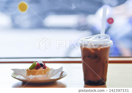 iced tea ,milk tea or bubble tea and cake iced tea ,milk tea or bubble tea and cake 142397331