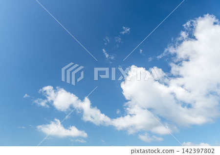 Summer's clear blue sky and expansive summer clouds 57 Summer's clear blue sky and expansive summer clouds 57 142397802