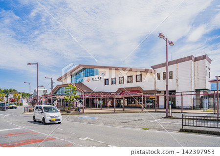 A view of the area in front of Gotemba Station in Gotemba City (Shizuoka Prefecture) A view of the area in front of Gotemba Station in Gotemba City (Shizuoka Prefecture) 142397953