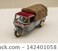 三輪卡車的鐵皮玩具 142401058