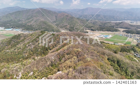 An aerial view of Toragozenyama Castle, where Oda Nobunaga set up camp during his attack on Odani Castle. 142401163