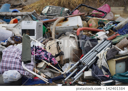Illegal dumping Illegal dumping 142401384