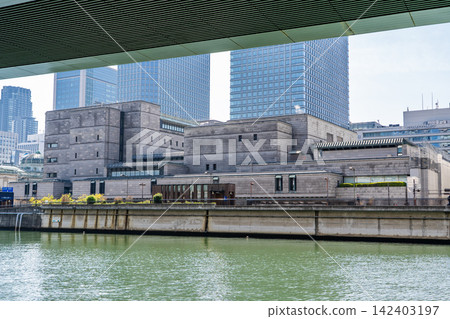 從堂島濱眺望:大阪市北區中之島2丁目日本銀行(大阪分行新館) 從堂島濱眺望:大阪市北區中之島2丁目日本銀行(大阪分行新館) 142403197