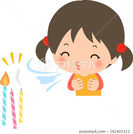 一個女孩吹熄了五彩蠟燭的火焰。 142403311