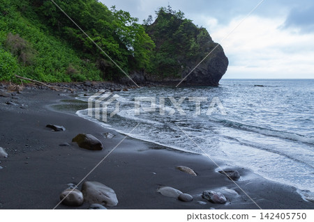 JR室蘭本線小堀站附近,三里濱海灘(北海道:2022年5月) JR室蘭本線小堀站附近,三里濱海灘(北海道:2022年5月) 142405750