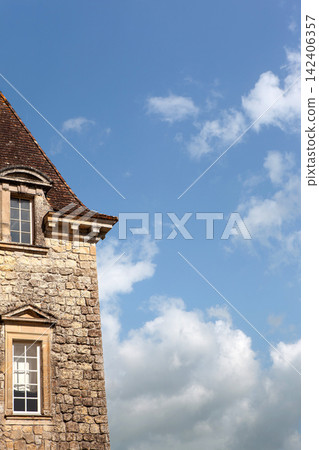 Classical French architecture with a blue sky in the background Classical French architecture with a blue sky in the background 142406357