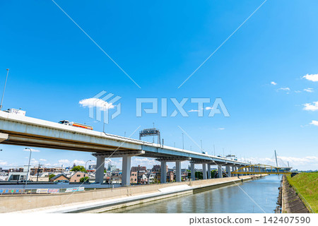 The scenery of the Metropolitan Expressway Central Circular Route and the surrounding cityscape. The scenery of the Metropolitan Expressway Central Circular Route and the surrounding cityscape. 142407590