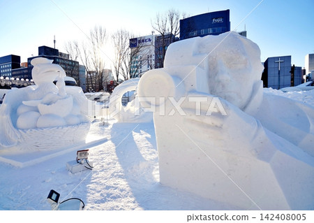 A scene from the Odori Park venue of the Sapporo Snow Festival. 142408005