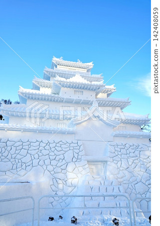 這是札幌冰雪節大通公園舉辦場地的場景。 這是札幌冰雪節大通公園舉辦場地的場景。 142408059