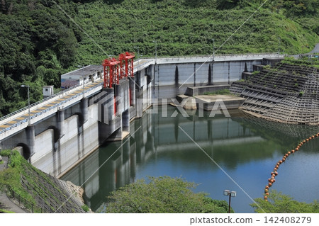 Juo Dam in summer Juo Dam in summer 142408279