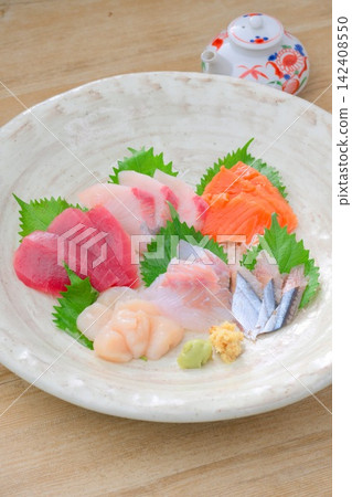Sashimi, sashimi platter, raw seafood, seafood dishes, seafood. Sashimi, sashimi platter, raw seafood, seafood dishes, seafood. 142408550