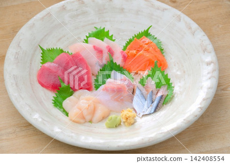 Sashimi, sashimi platter, raw seafood, seafood dishes, seafood. Sashimi, sashimi platter, raw seafood, seafood dishes, seafood. 142408554
