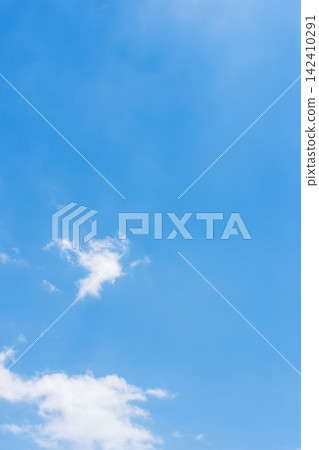 Summer's clear blue sky and expansive summer clouds 27 Summer's clear blue sky and expansive summer clouds 27 142410291