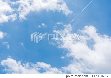 夏日湛藍的天空與廣闊的夏日雲朵 33 夏日湛藍的天空與廣闊的夏日雲朵 33 142410297