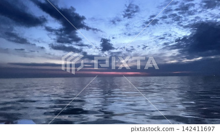 海邊日出 海邊日出 142411697