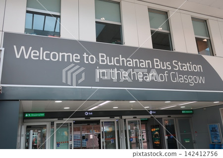 bus, station, train station 142412756