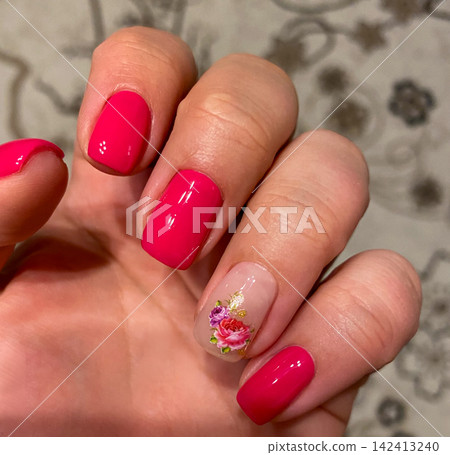Pink Manicure with Floral Nail Art Pink Manicure with Floral Nail Art 142413240