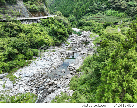 Nagaya Submersible Bridge, Niyodogawa Town, Kochi Prefecture Nagaya Submersible Bridge, Niyodogawa Town, Kochi Prefecture 142415490