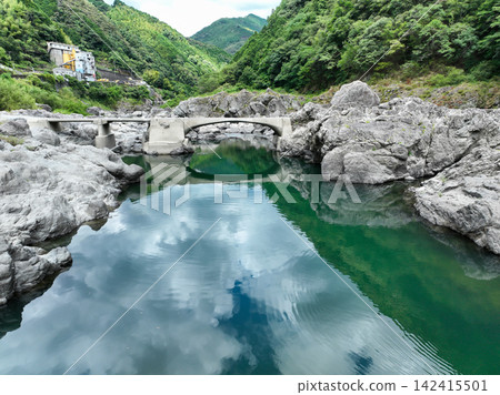 高知縣新淀川町久喜潛水橋 高知縣新淀川町久喜潛水橋 142415501