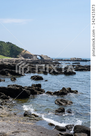 神奈川縣城島海岸的馬之瀨洞穴景色。 神奈川縣城島海岸的馬之瀨洞穴景色。 142415873