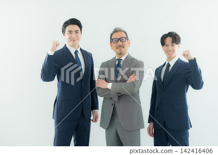 三個商人 三個商人 142416406