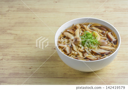 秋日美味:蘑菇蕎麥麵 秋日美味:蘑菇蕎麥麵 142419579