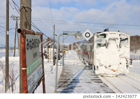 北海道幌延町：宗谷本線南幌延車站及列車 142423077